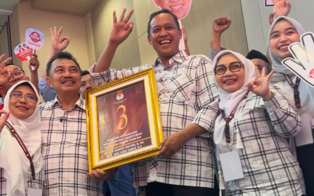 Paslon-Tri-Adhianto-dan-Abdul-Harris-Bobihoe-dapat-nomor-urut-3-Pilkada-Kota-bekasi-2024_
