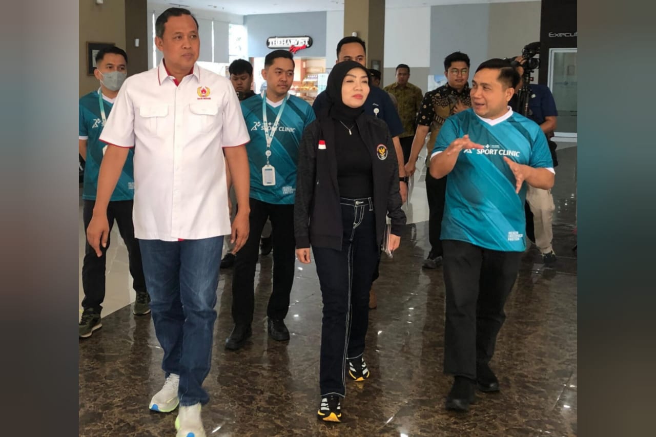 Tri Adhianto Memastikan Penanganan Medis Atlet Semakin Baik di Sport Clinic RS EMC Pekayon